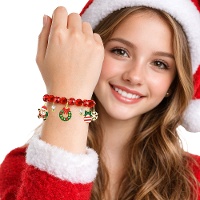 Bracelet rouge à breloques de Noël