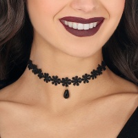 Collier à fleurs noires brodées