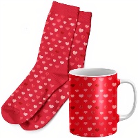 Coffret cadeau - mug et chaussettes motif coeurs
