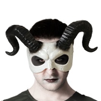 Masque avec cornes noires